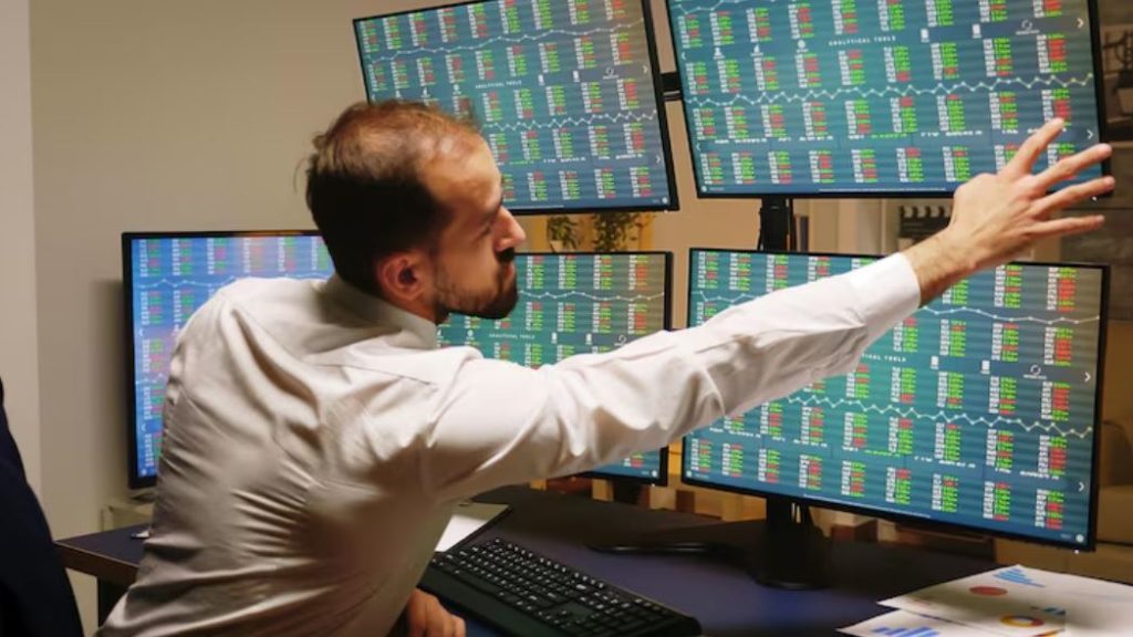 Forget Big Tech — Industrial Stocks Are the Quiet Compounders That Beat the S&P 500 Last Year
