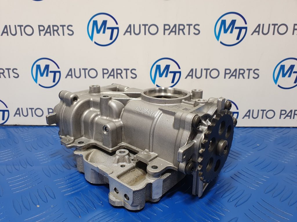 BMW M5 engine oil pump with drive sprocket