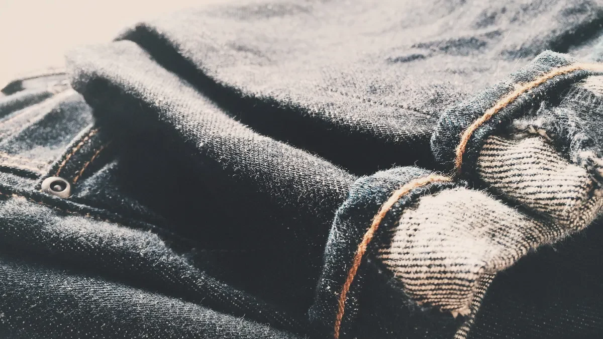 Levi Strauss profit guidance