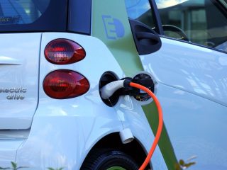 Guardian reports DfT ZEV mandate consultation could give carmakers a V2G credit to sell one more petrol car