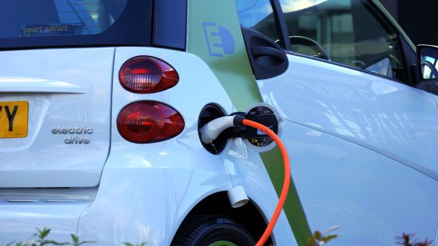 Guardian reports DfT ZEV mandate consultation could give carmakers a V2G credit to sell one more petrol car